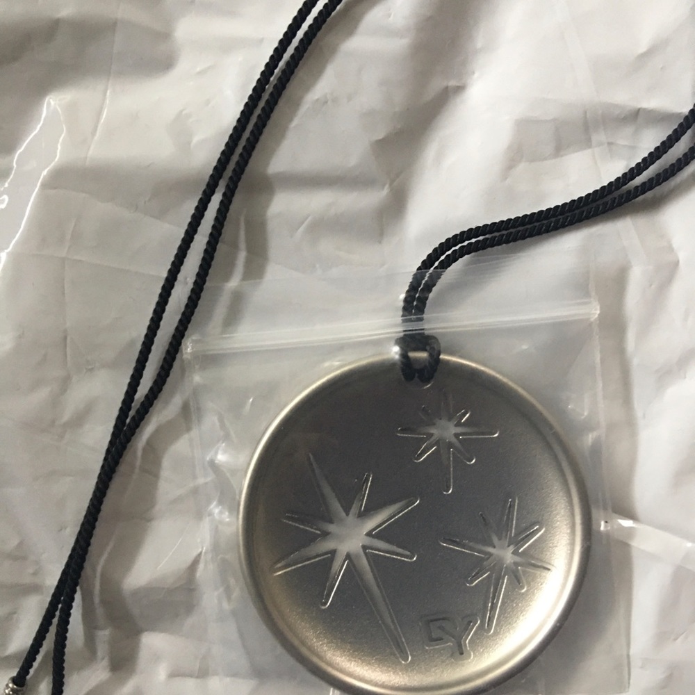 David Yurman 2022 Christmas Ornament The North Star. new with Signature Bag - Picture 6 of 10
